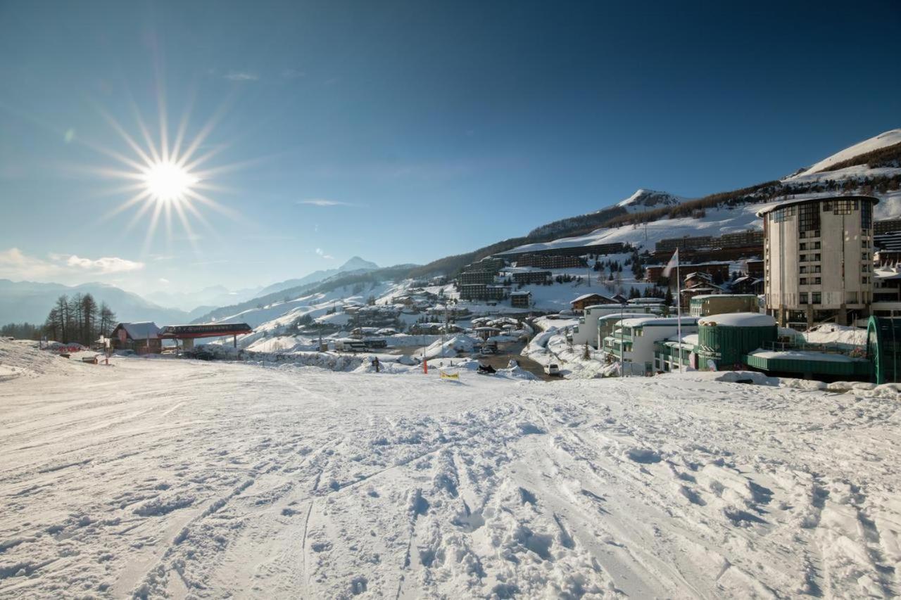 Teleo Vacanze - Villaggio Olimpico Di سيستريير المظهر الخارجي الصورة