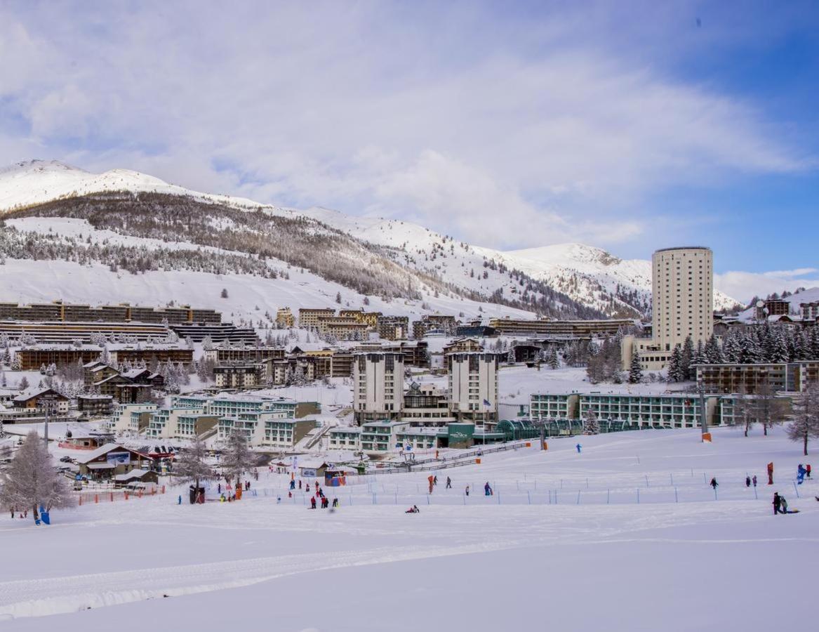 Teleo Vacanze - Villaggio Olimpico Di سيستريير المظهر الخارجي الصورة